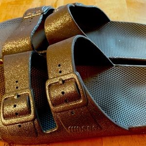 Freedom Moses Flip Flops Glittery Silver